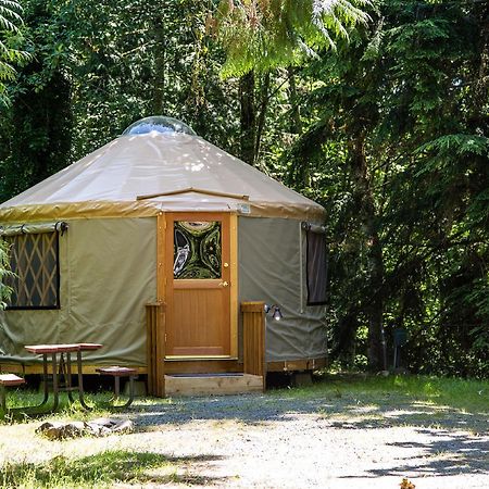 Mount Vernon Camping Resort 16 Ft. Yurt 6 Bow エクステリア 写真