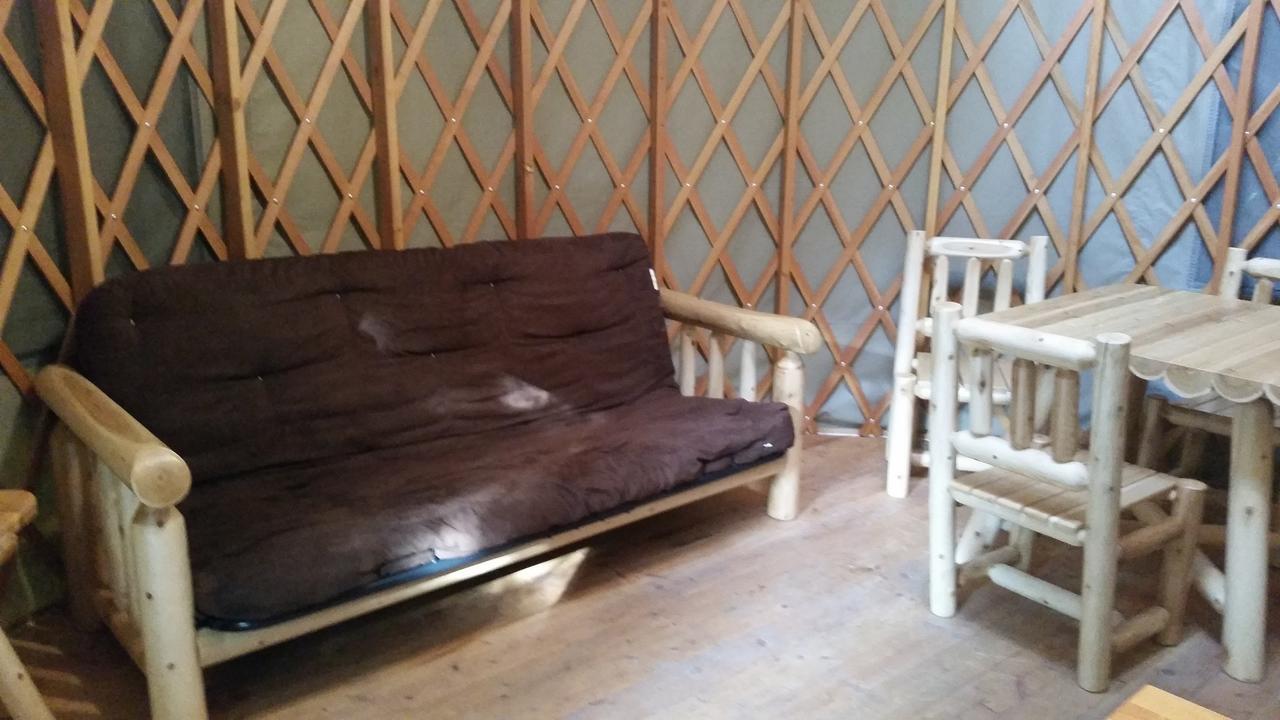 Mount Vernon Camping Resort 16 Ft. Yurt 6 Bow エクステリア 写真
