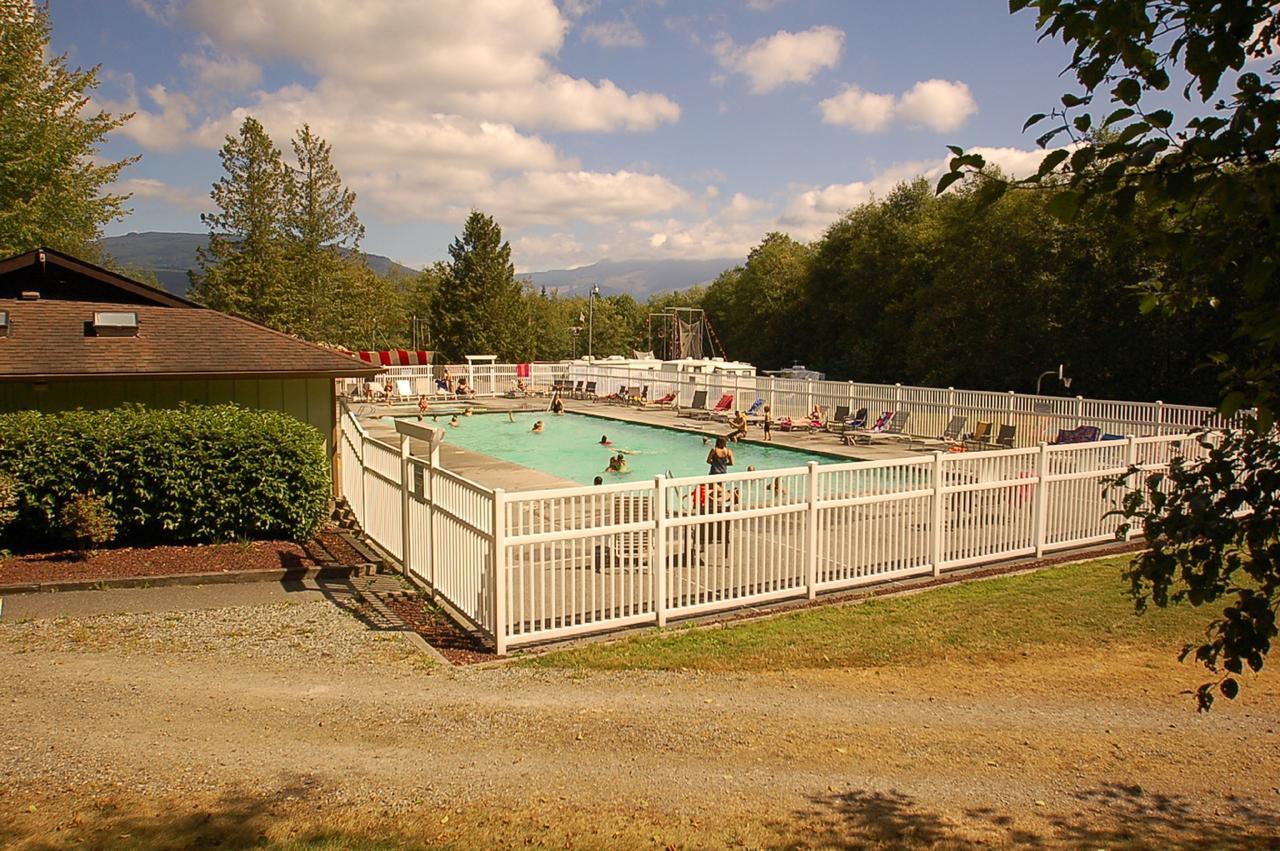 Mount Vernon Camping Resort 16 Ft. Yurt 6 Bow エクステリア 写真