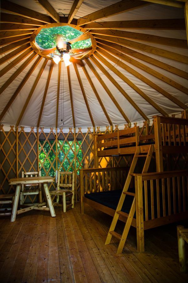 Mount Vernon Camping Resort 16 Ft. Yurt 6 Bow エクステリア 写真